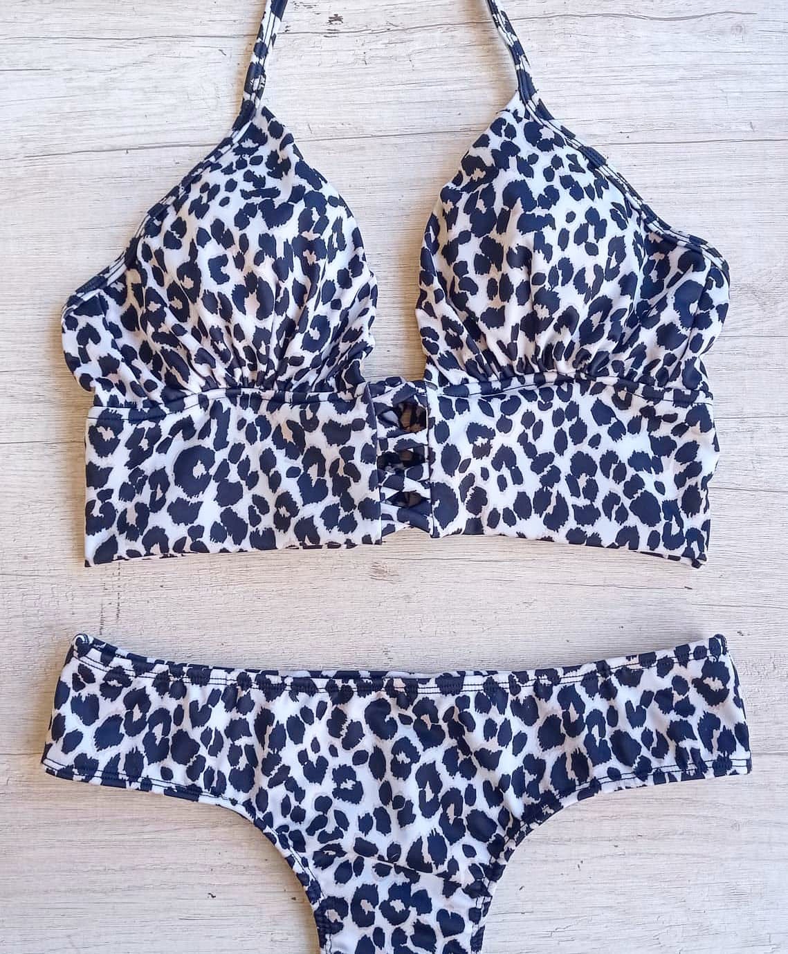 Top Crossed Print